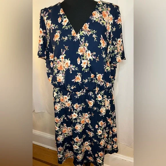 As U Wish Floral Dress Dark Navy Size 2X - Picture 3 of 12
